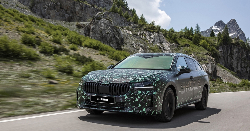 Нове покоління Škoda Superb: ще просторіший, комфортний і технологічний