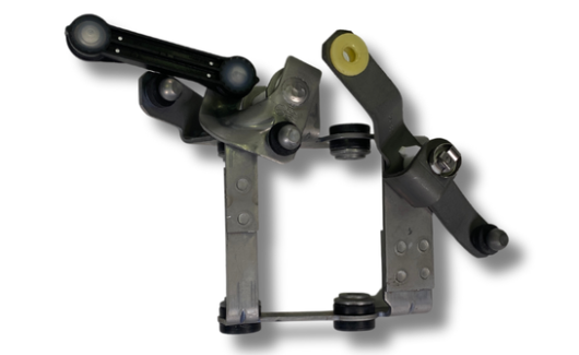 Кронштейн тяги важеля КПП (1J0711729F) 1