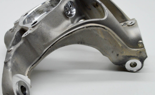 Кулак поворотный подвески (5QM407254) 1