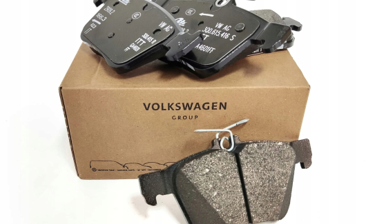 Колодки гальм (3Q0698451J) 1